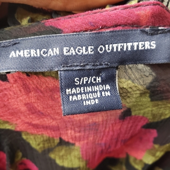 AMERICAN EAGLE Floral Bellowed Sleeved Blouse - Picture 4 of 5